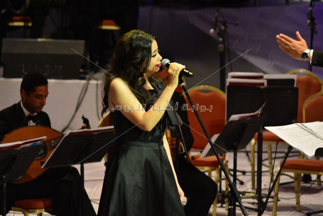 فرح الموجي تُغني «الدوامة» بحفل مهرجان الموسيقى العربية