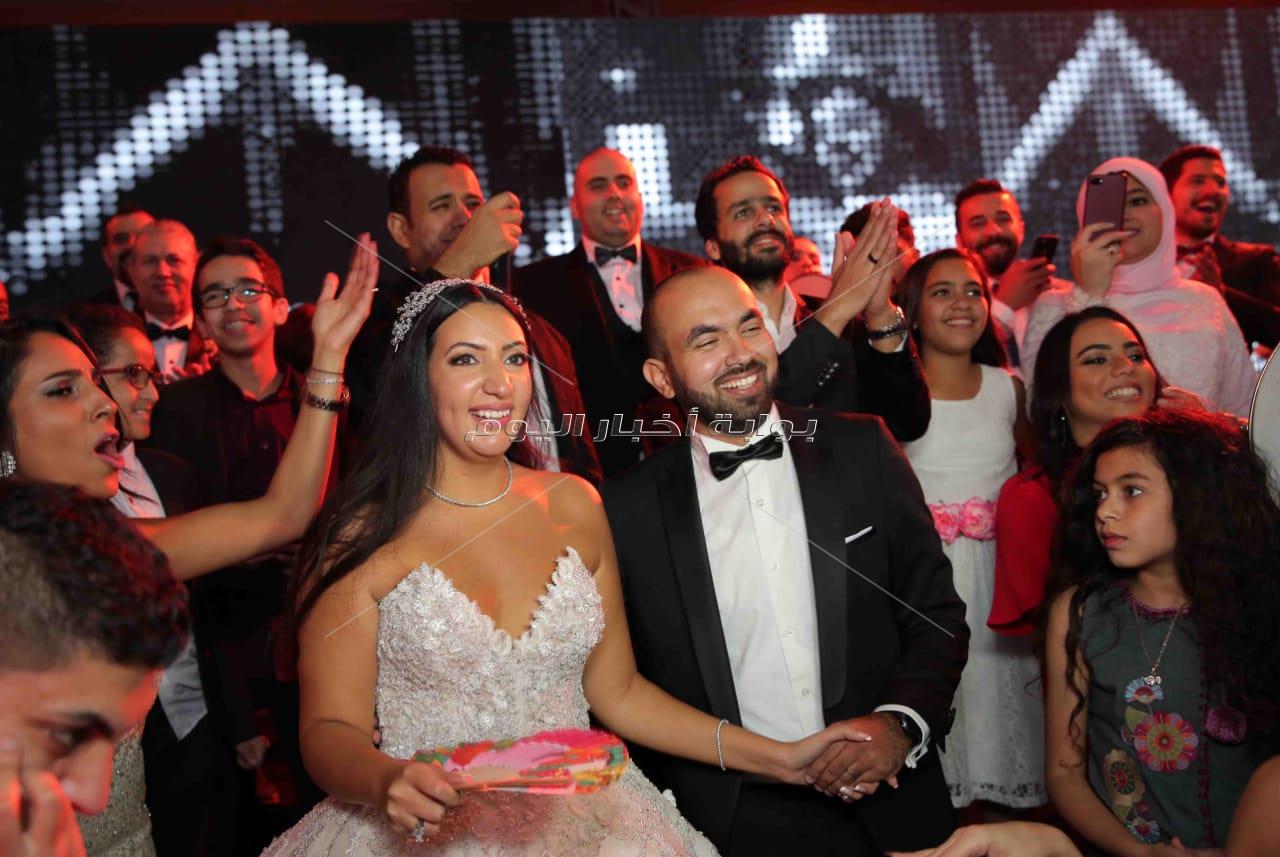الليثي وبوسي وجوهرة نجوم زفاف «محمد وجاسمن»