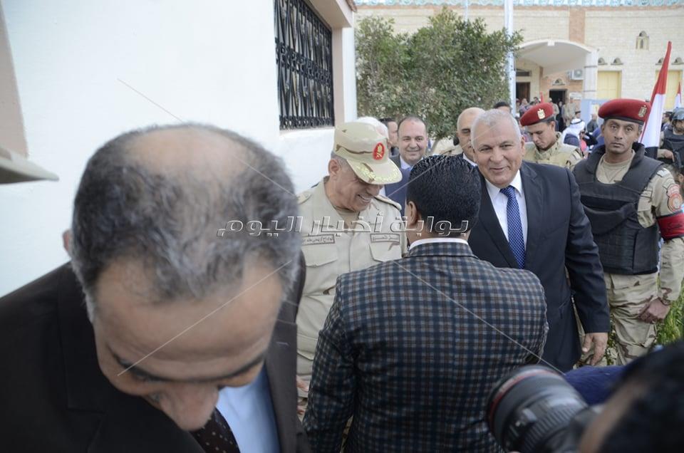 لحظة وصول وزير الأوقاف وأبو هشيمة مسجد الروضة