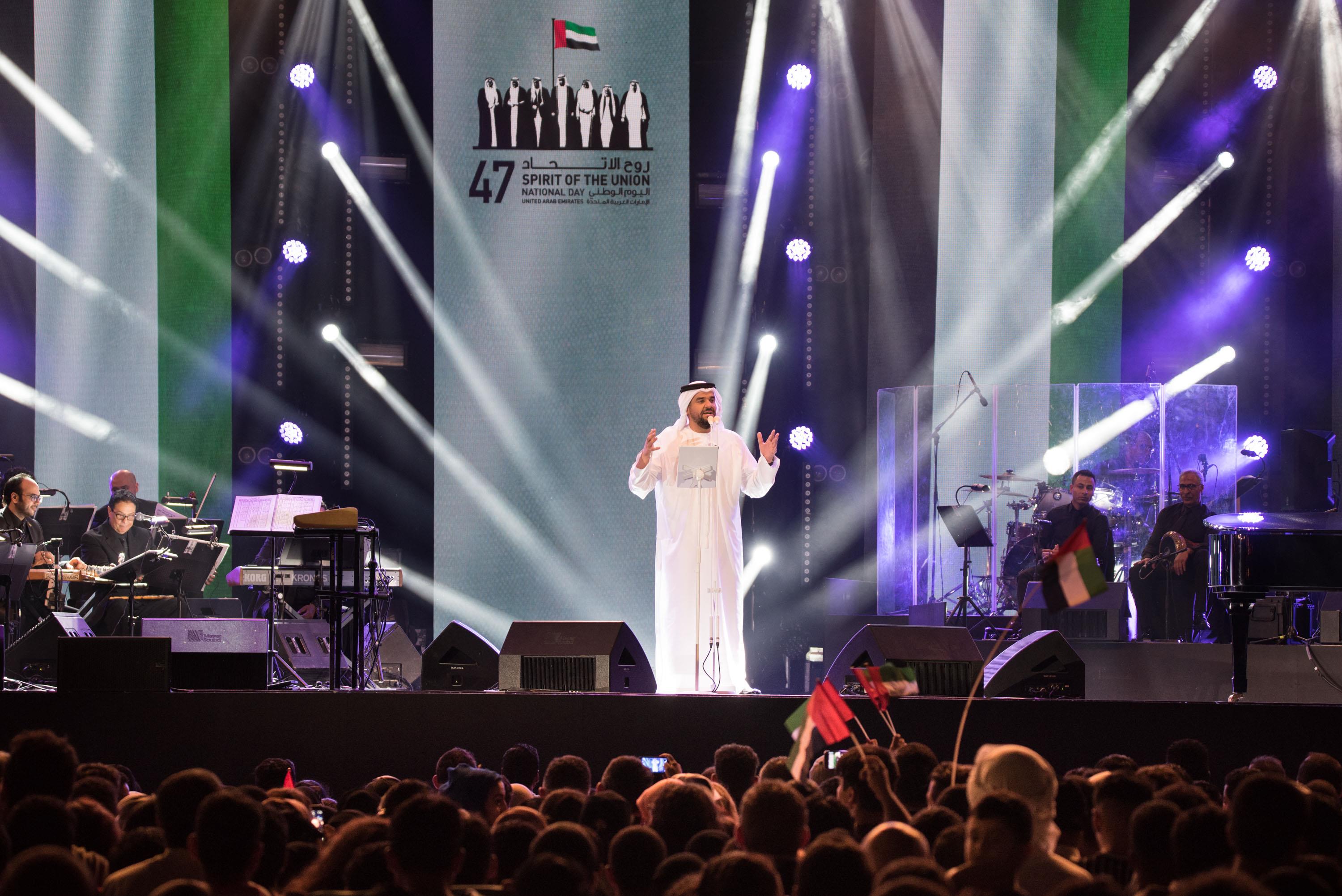 حسين الجسمي يجول إمارات "الإمارات" محتفلاً باليوم الوطني الـ47