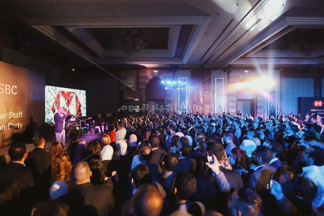 العسيلي يتألق في حفل غنائي ضخم بفندق «ريتز كارلتون»