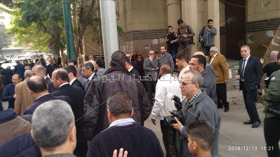 وصول جثمان إبراهيم سعدة مسجد عمر مكرم