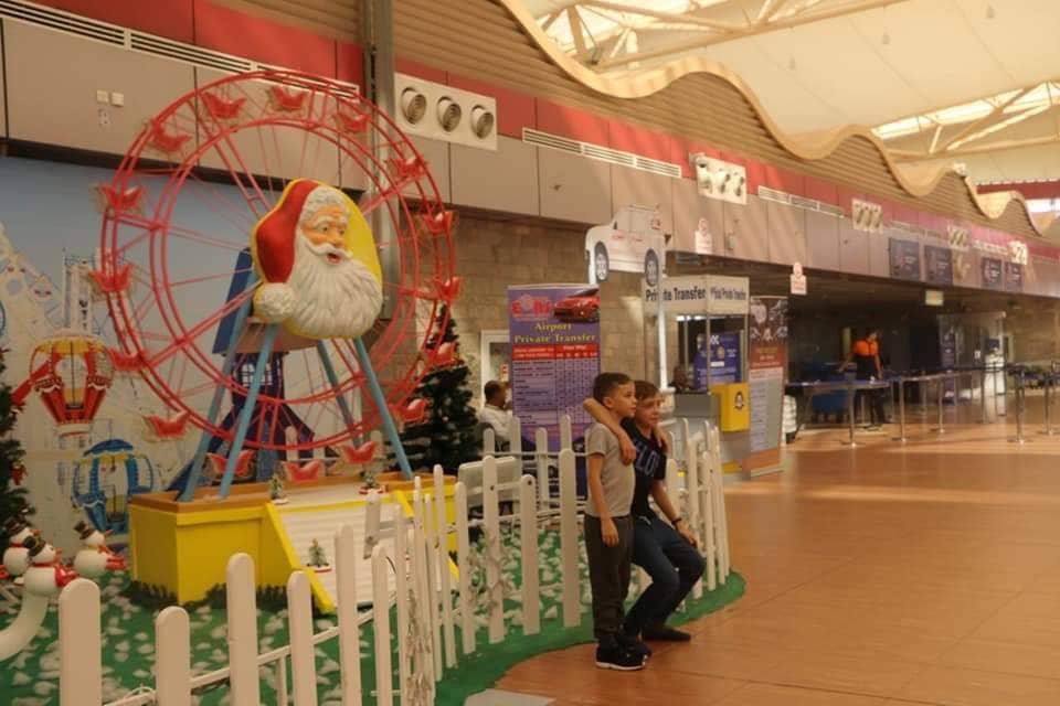مطار شرم الشيخ الدولي يتزين إستعدادا لإستقبال الكريسماس 