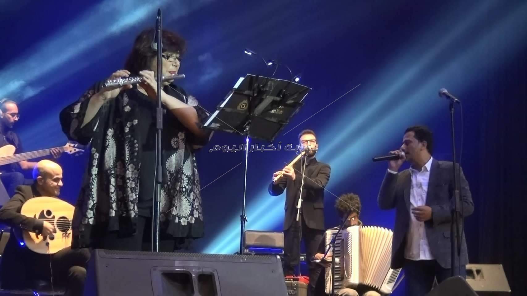 كايرو ستيبس تشدو بموسيقاها في المنيا بمشاركة وزيرة الثقافة
