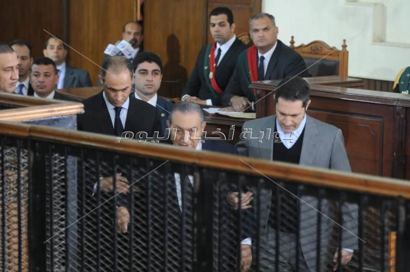 صور .. محاكمة مرسي وشهادة حسني مبارك