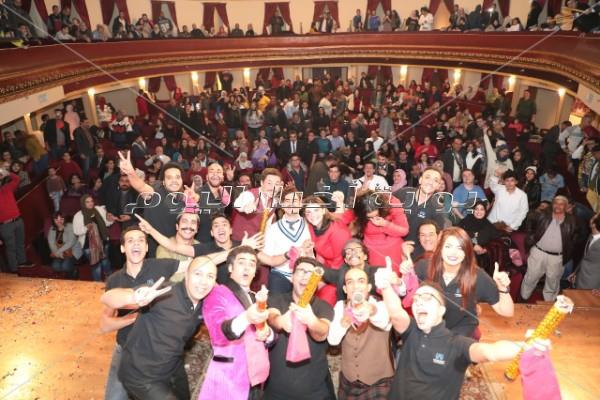 فرقة أشرف عبدالباقي تحتفل بالعام الجديد بـ«مسرح الريحاني»