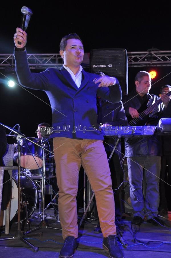 عدوية ومحمد عبد المنعم يشعلان حفل «كورنيش المعادي»