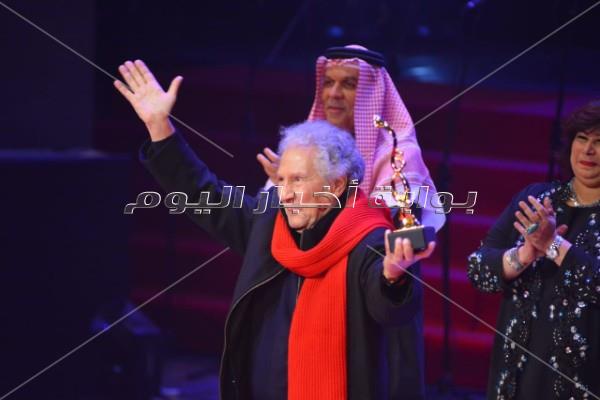 تكريم نجوم الفن بمهرجان المسرح العربي