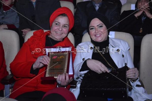 تكريم خالد جلال ونهال عنبر ومايا مرسي بمسرح «الشباب والرياضة»