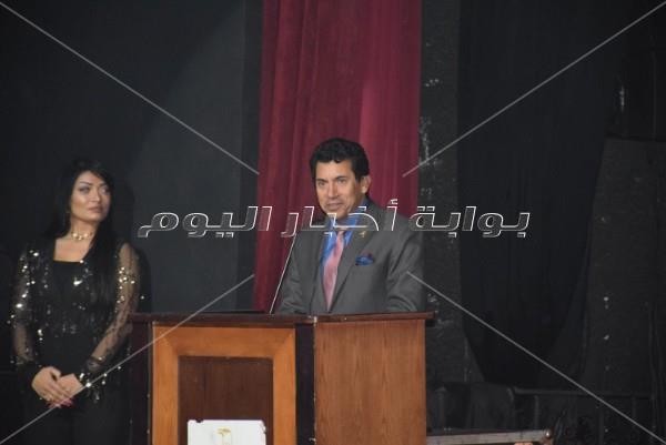 تكريم خالد جلال ونهال عنبر ومايا مرسي بمسرح «الشباب والرياضة»