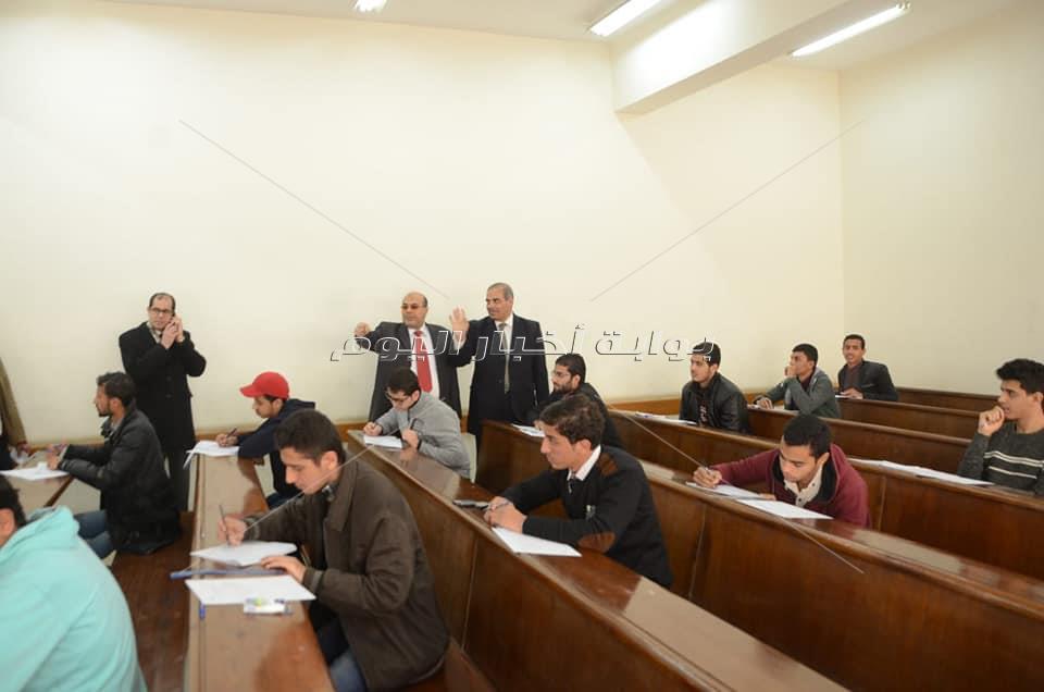 رئيس جامعة الأزهر يتفقد امتحانات «الإعلام»
