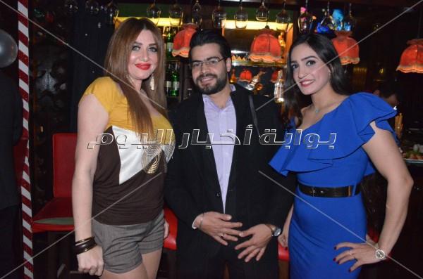 نيللي ونرمين الفقي وتامر أمين يحتفلون بعيد ميلاد عمرو جمعة