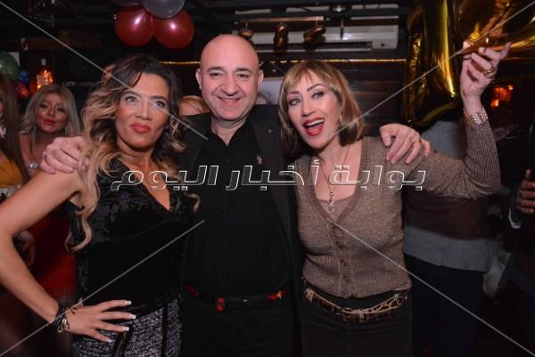 نيللي ونرمين الفقي وتامر أمين يحتفلون بعيد ميلاد عمرو جمعة