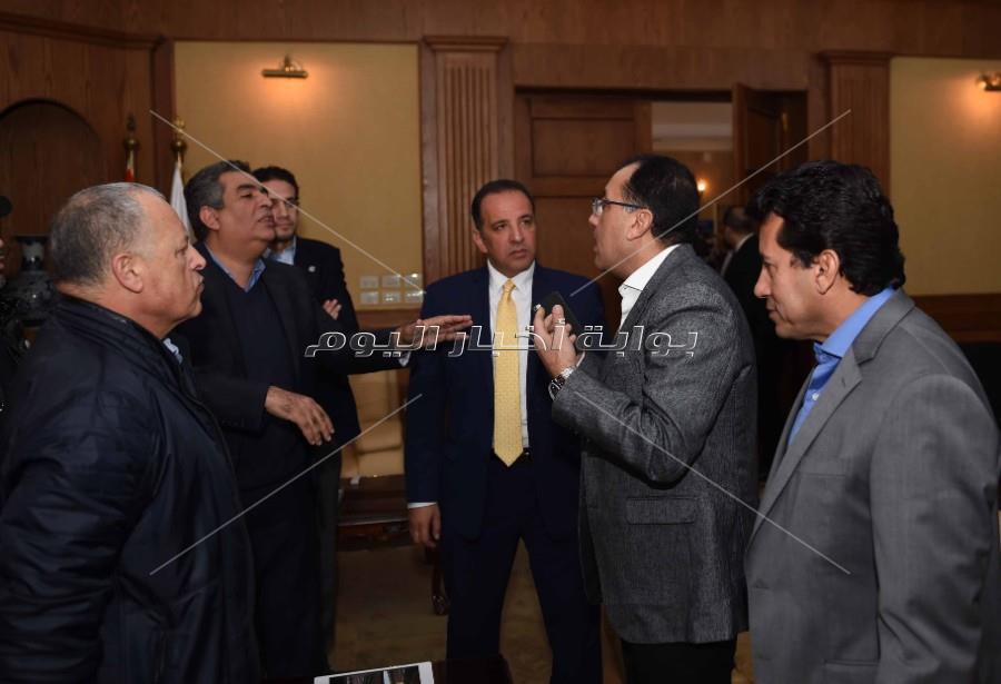 رئيس الوزراء يتابع أعمال تطوير إستاد القاهرة استعدادا لبطولة الأمم الإفريقية_ تصوير:أشرف شحاتة