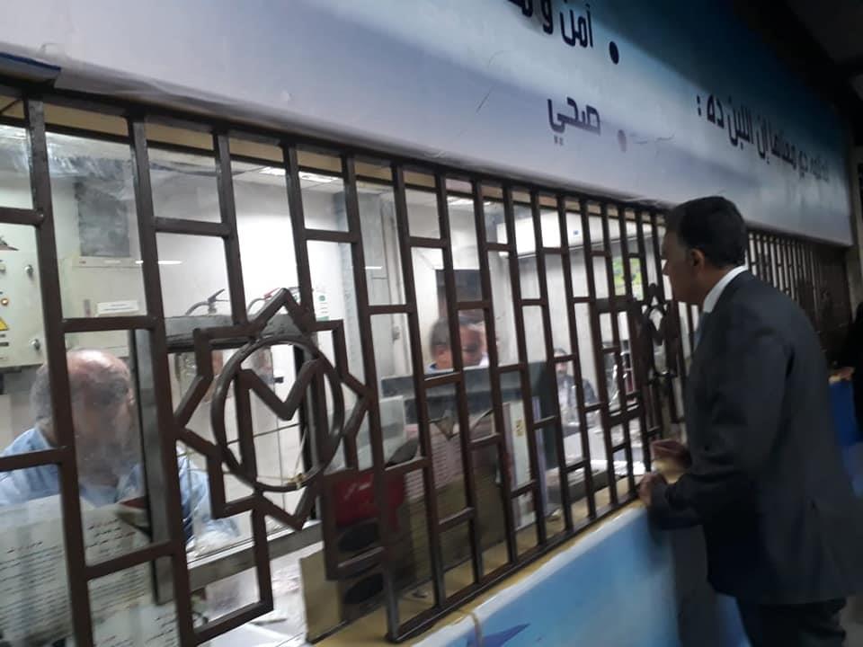 وزير النقل في جولة تفقدية مسائية مفاجئة بمحطة مصر للسكك الحديدية وعدد من محطات المترو