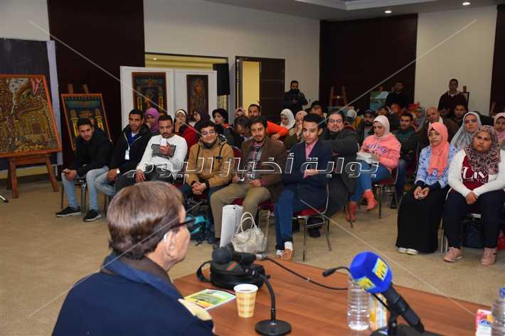 لقاء سمير صبري مع جمهور معرض الكتاب