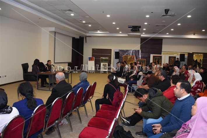 لقاء سمير صبري مع جمهور معرض الكتاب