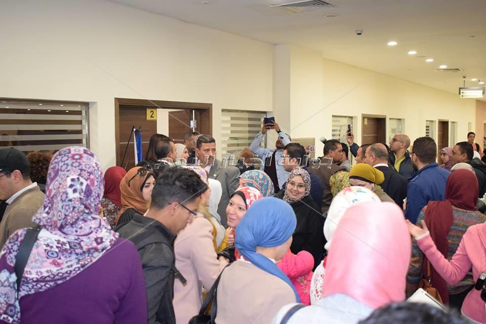 صور| «وزير الهجرة» تحضر حفل توقيع «بتاجونيا» بمعرض الكتاب