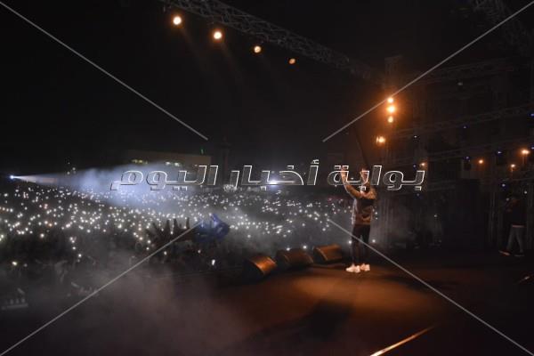 «حماقي» يحتفل مع جمهوره بألبومه الجديد بنادي الشمس