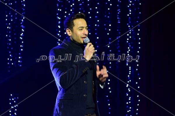 حمادة هلال يُشعل أكاديمية 6 أكتوبر بأغنيته الجديدة «اشرب شاي»