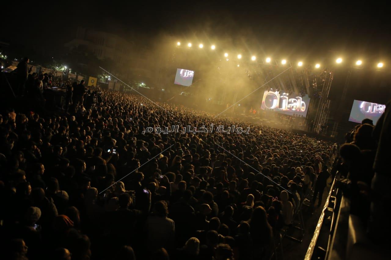 عمرو دياب يضيء سماء أكتوبر بحفل «جامعة مصر»