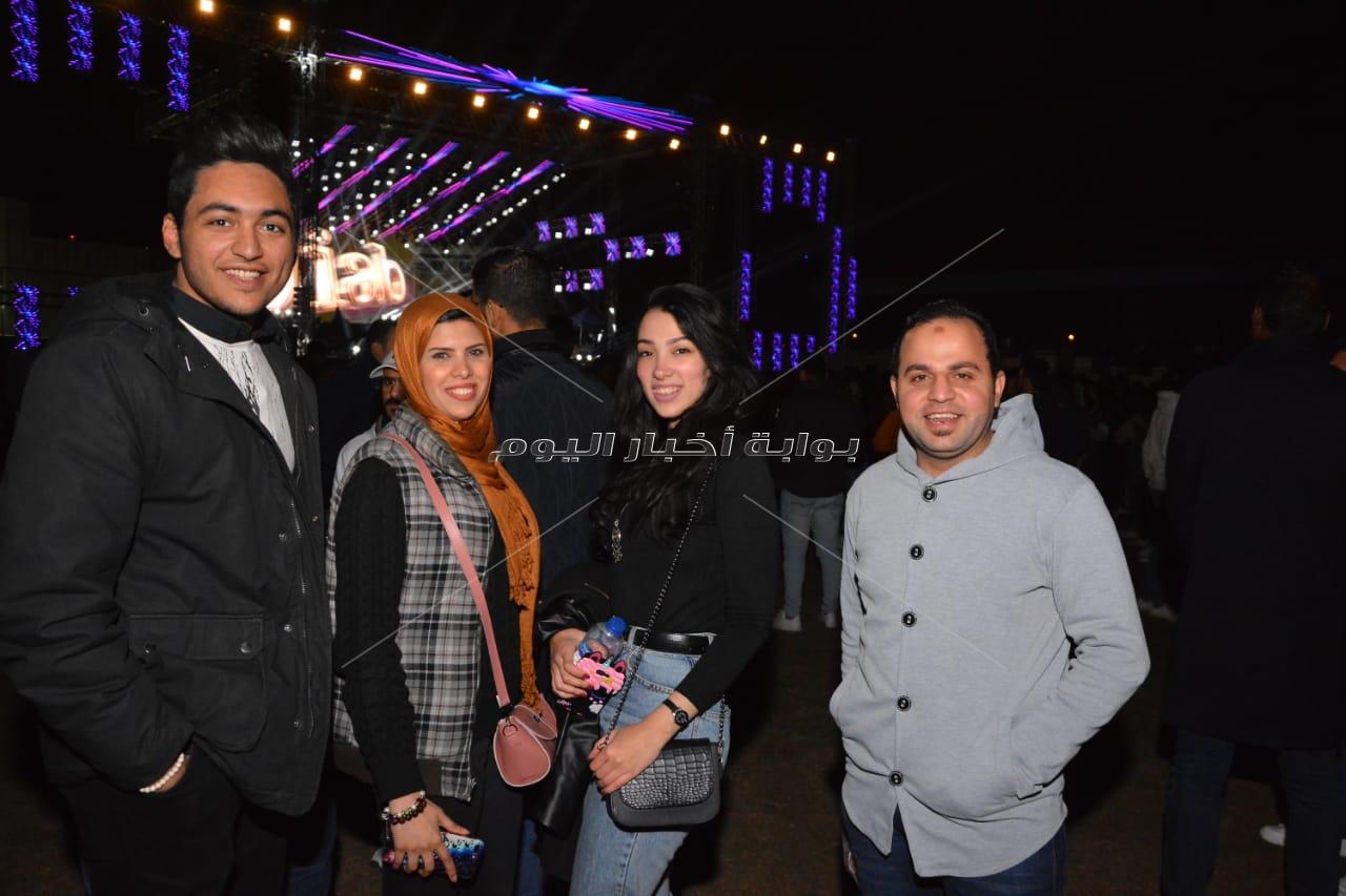 عمرو دياب يضيء سماء أكتوبر بحفل «جامعة مصر»