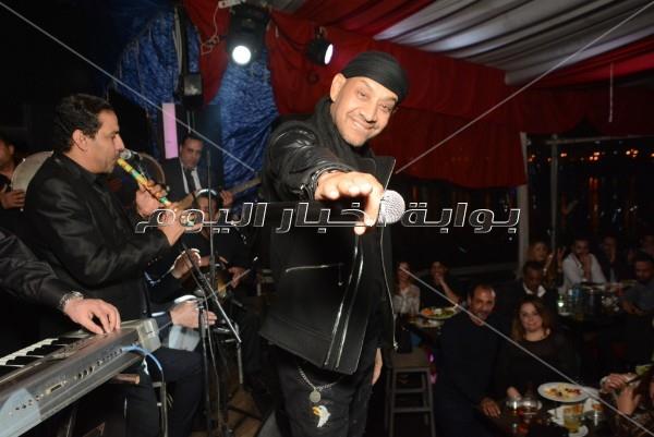 حسام البدري يشارك في حفل الليثي وكاريكا وكوشنير بأحد المراكب