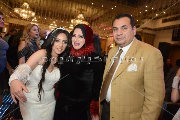 عبد الباسط حمودة وشذى ودينا يحتفلون بزفاف «أحمد وهيا»