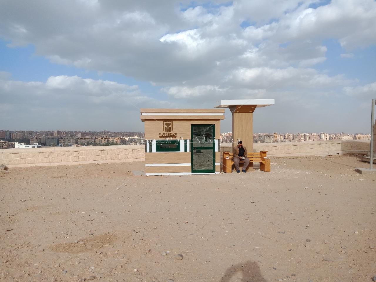 توفير وحدات خدمية للزوار بمنطقة أهرامات الجيزة