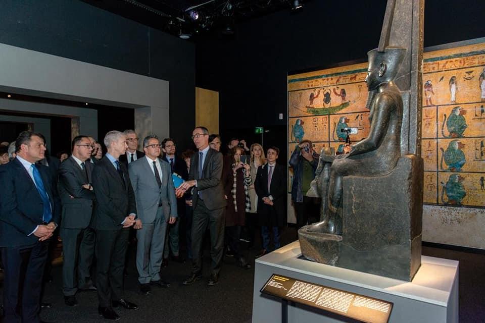 افتتاح معرض الملك توت عنخ آمون بالعاصمة الفرنسية باريس