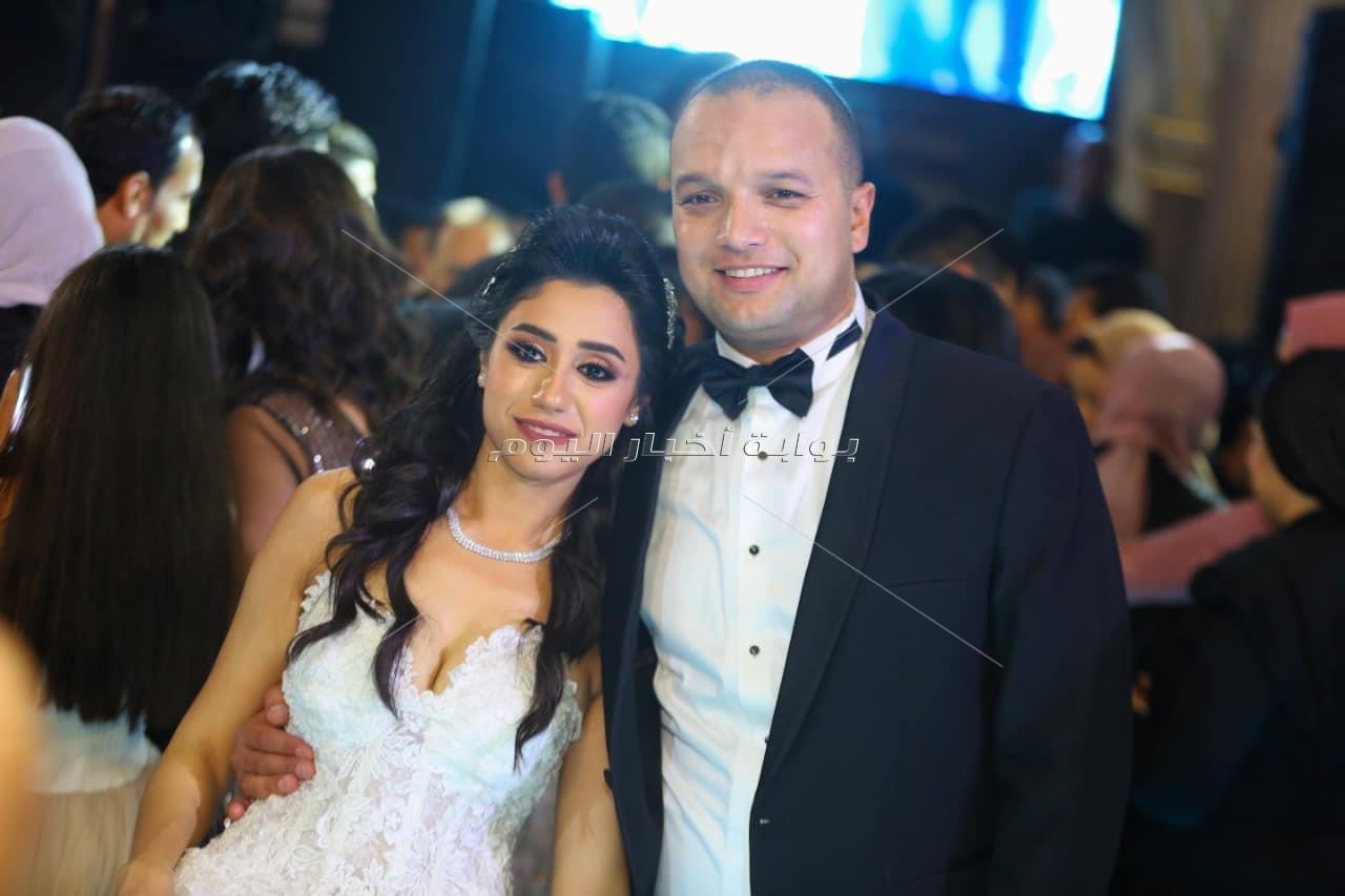 بوسي تشعل زفاف «باسم وماهيتاب» بأغانيها المميزة