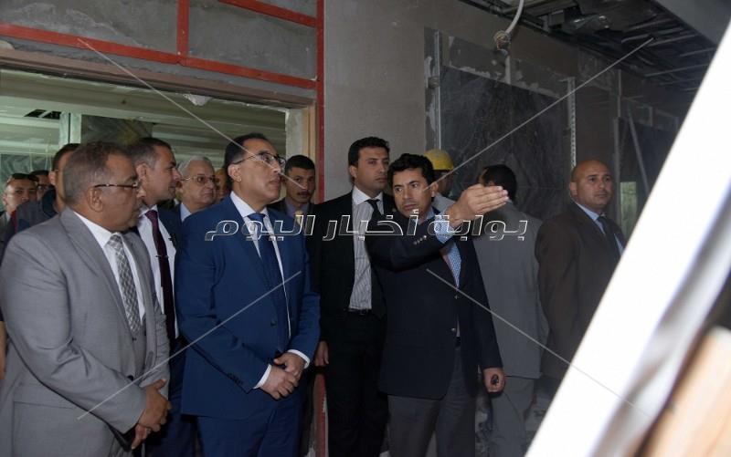 رئيس الوزراء يتفقد أعمال تطوير استاد القاهرة استعداداً لبطولة كأس الأمم الافريقية لكرة القدم