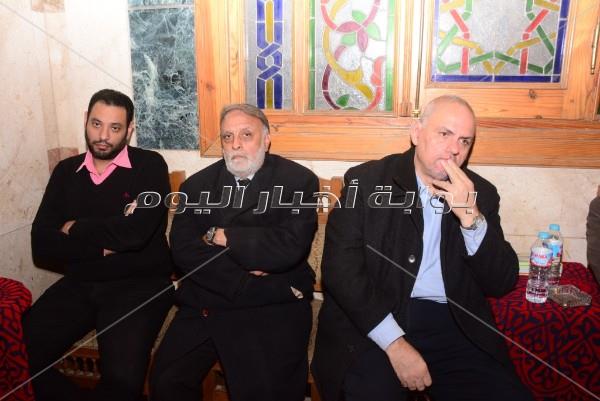 محمد فؤاد وطاهر أبو زيد ووليد سعد في عزاء علاء الغول