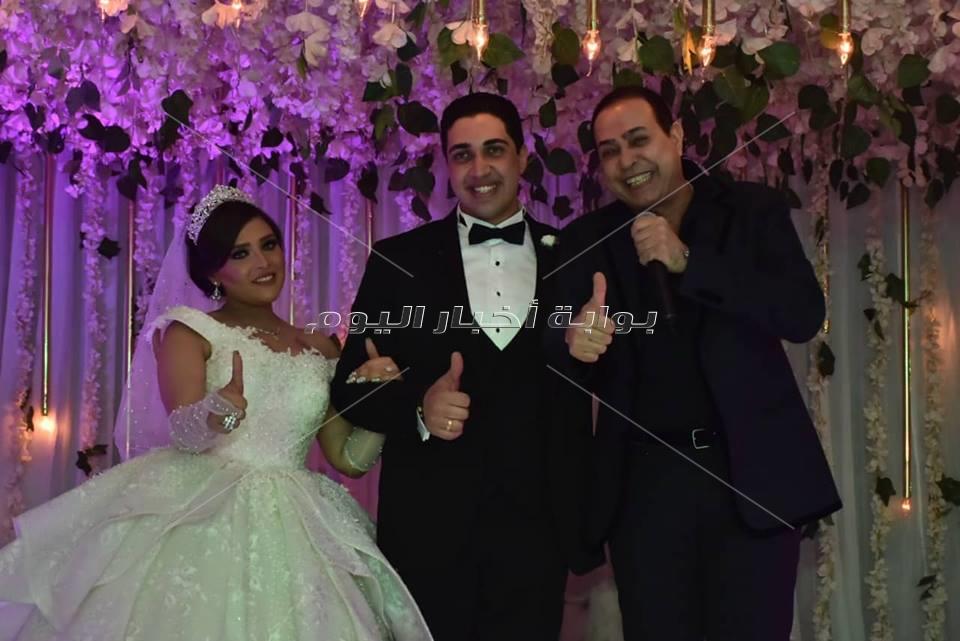 حكيم ودينا يُشعلان زفاف ابنة عبد الرحيم علي