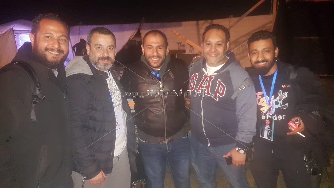 تامر حسني يتألق بأقوى حفلات جامعة المنصورة وسط حضور جماهيري ضخم
