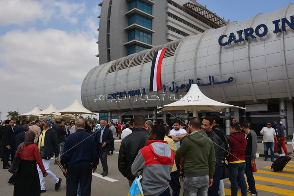 طوابير بلجان مطار القاهرة الدولي 