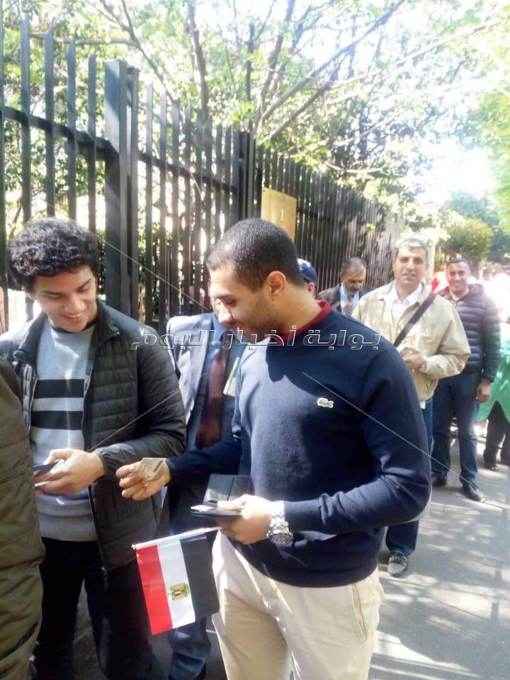 الجالية المصرية بميلانو تشارك في الاستفتاء على التعديلات الدستورية 