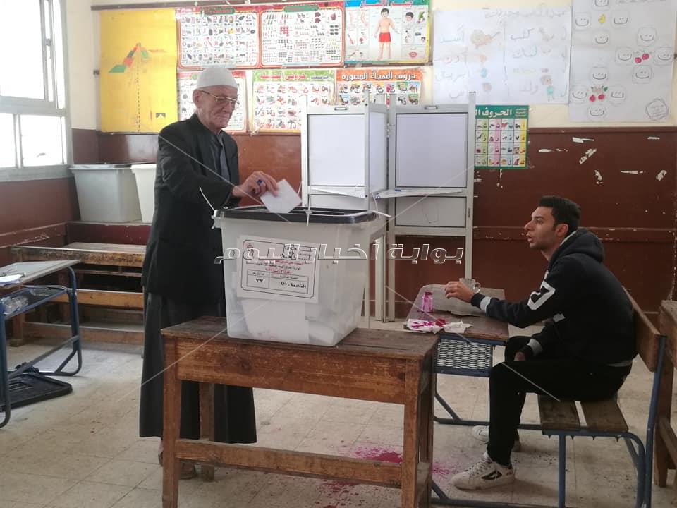 توافد الناخبين في الساعة الأولى بدار السلام