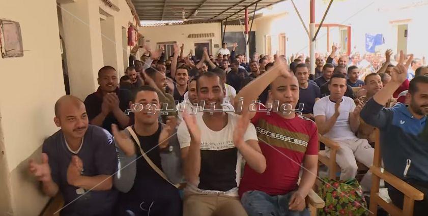 لحظة سعادة الافراج بالعفو الرئاسى بمناسبة عيد تحرير سيناء