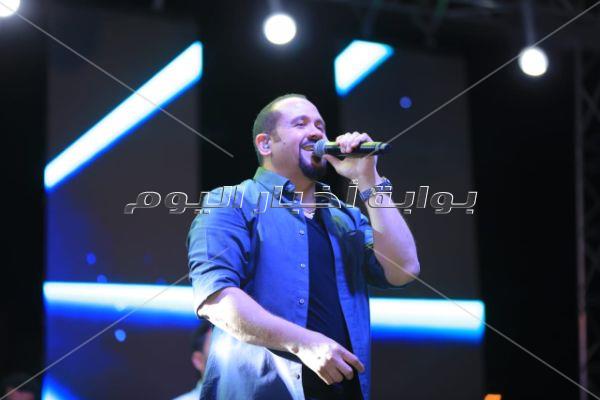 هشام عباس في حفل الربيع بـ«نادي مدينتي»
