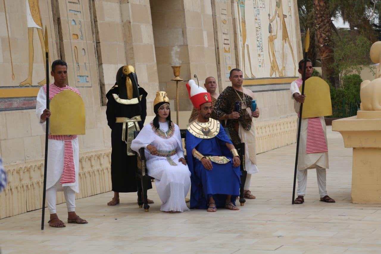 عرض مسرحي مبهر بالقرية الفرعونية احتفالا بالربيع