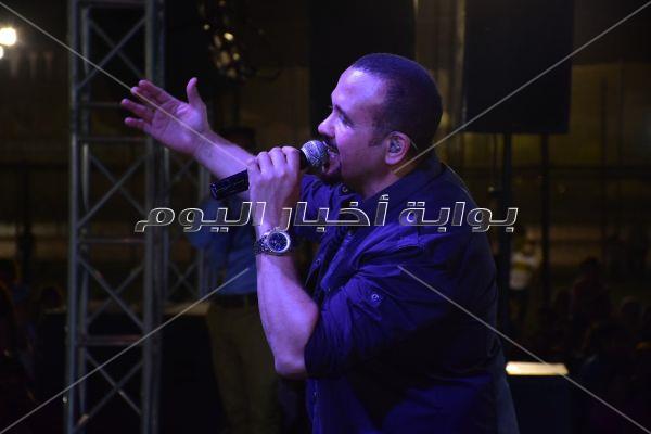 هشام عباس بحفل ربيع جماهيري في أكتوبر
