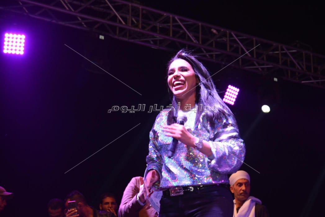 كاريكا وأمينة وسبايسي ميكس يشعلون «شم النسيم» بالقاهرة الجديدة 