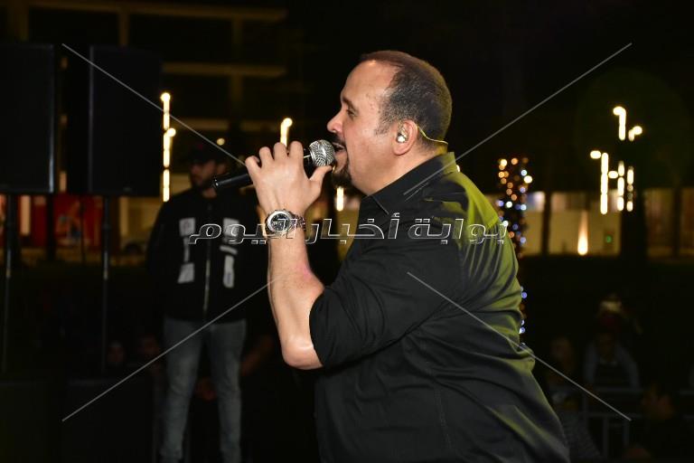 هشام عباس يتألق بحفل ربيع جماهيري في بورسعيد