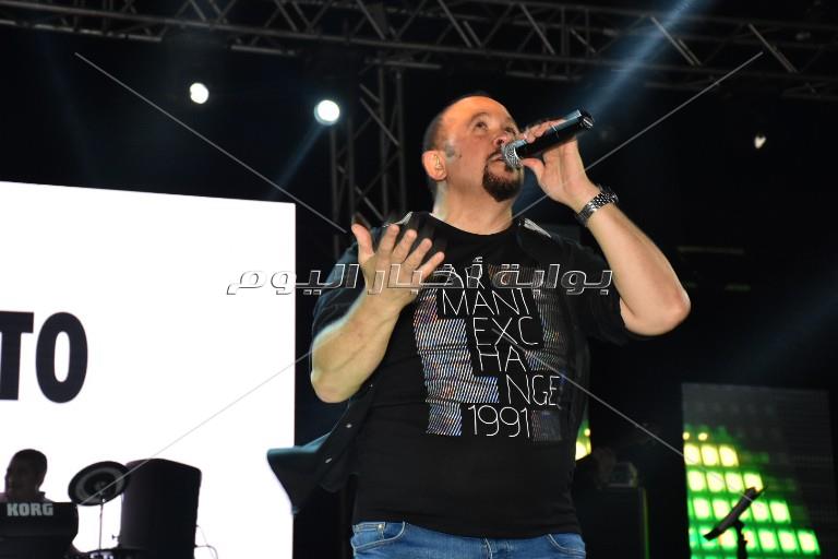 هشام عباس يتألق بحفل ربيع جماهيري في بورسعيد