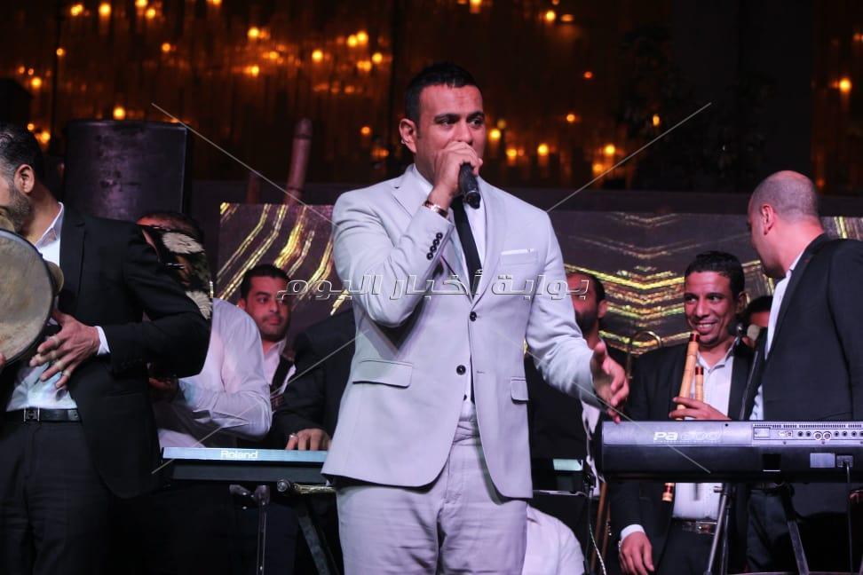 محمود الليثي يُشعل حفل خيمة «ليالي الخديوي»