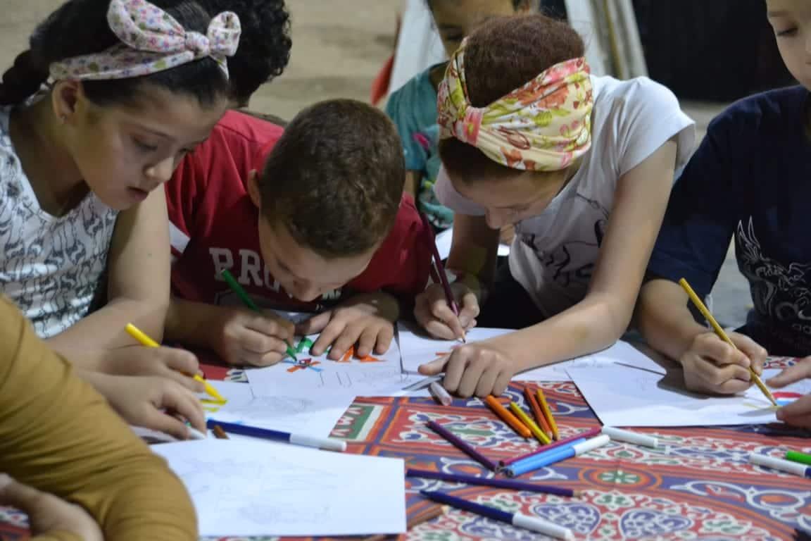 التنورة والفنون الشعبية وأنشطة الطفل تجذب جمهور معرض فيصل للكتاب