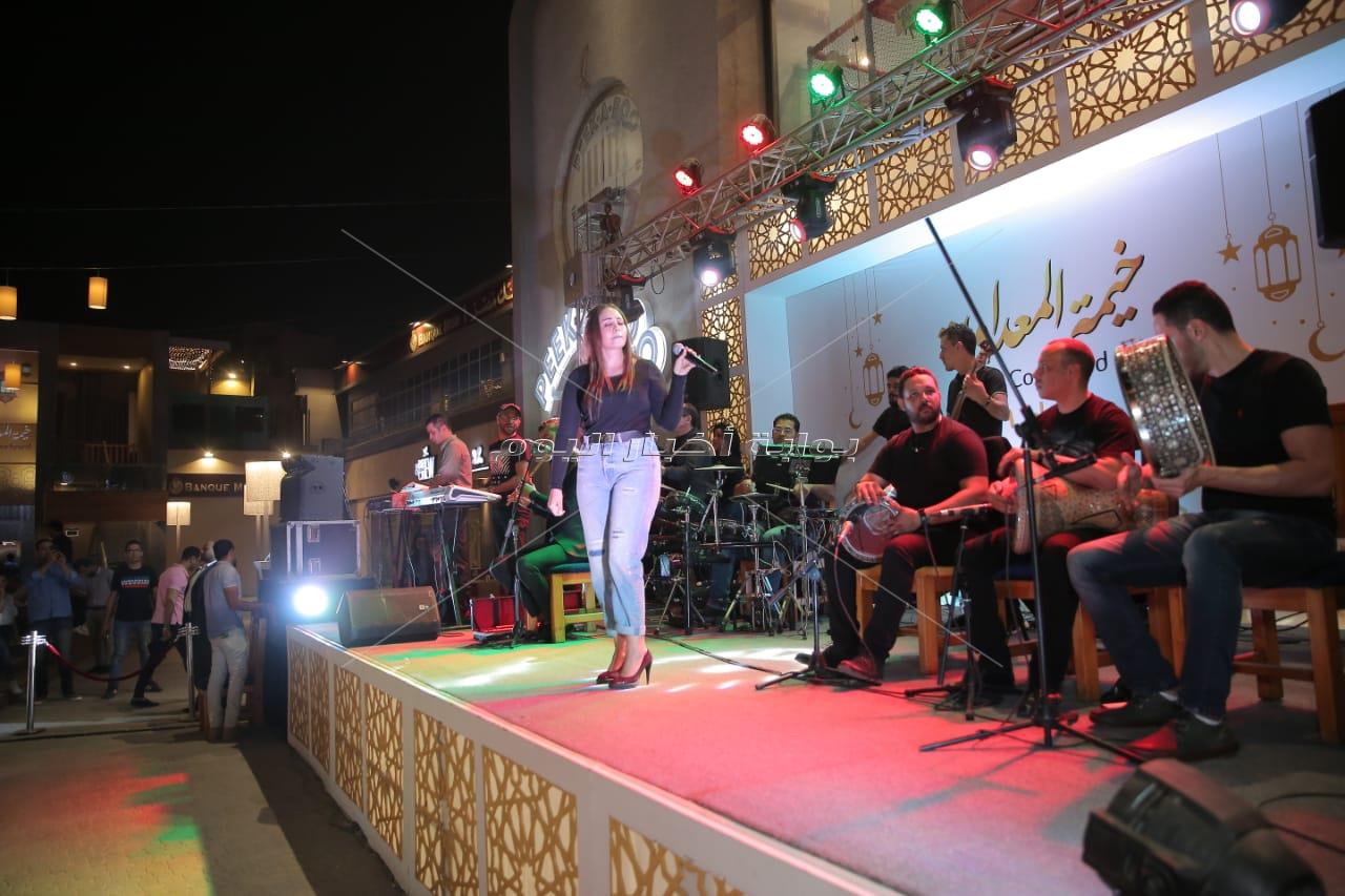 سوما تُطرب رواد خيمة «المعداوية» بأغنية «أجدع صحاب»
