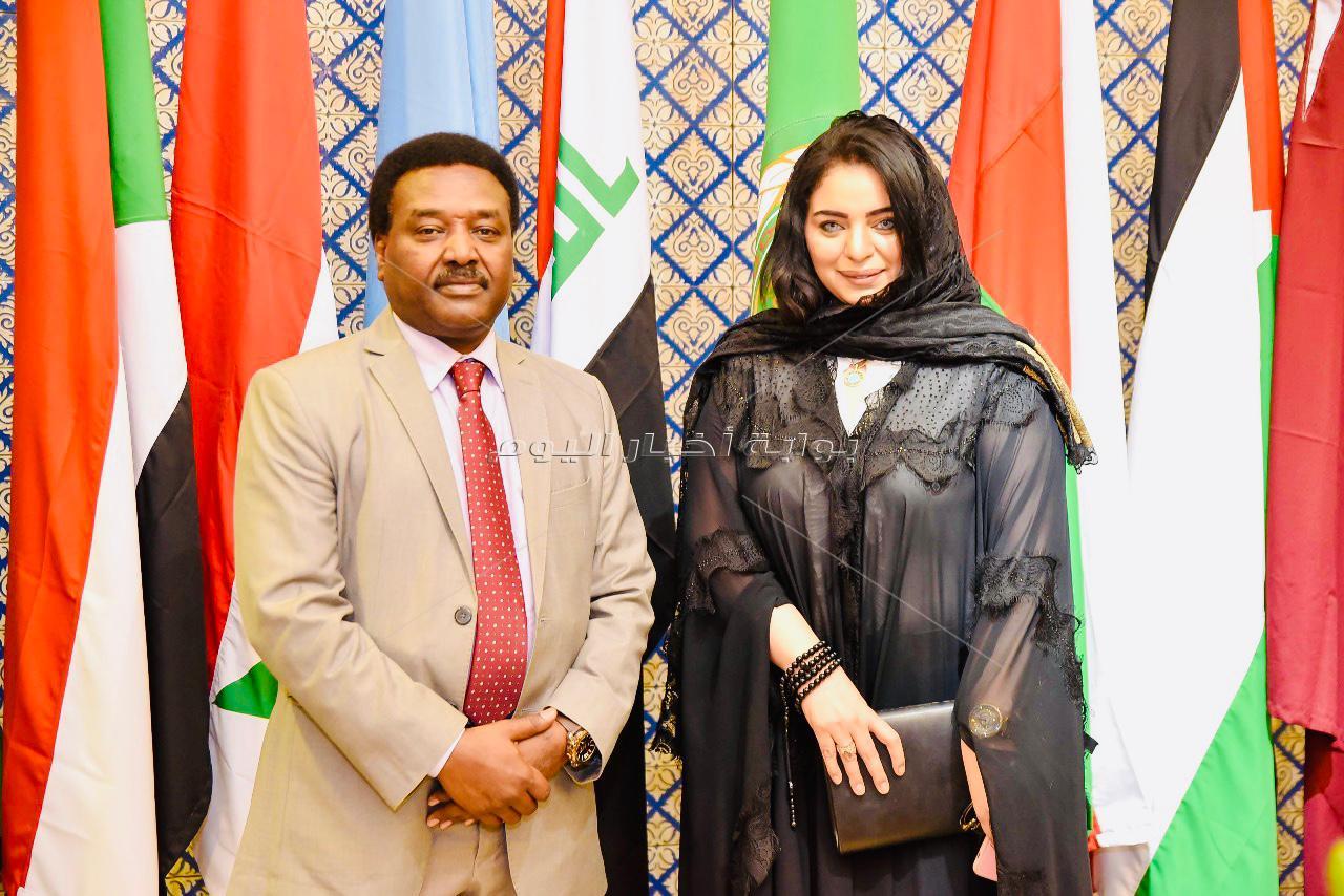 هند جاد رئيسة مؤسسة بيت العرب تشهد  إطلاق "جائزة التميز الحكومي العربي" 