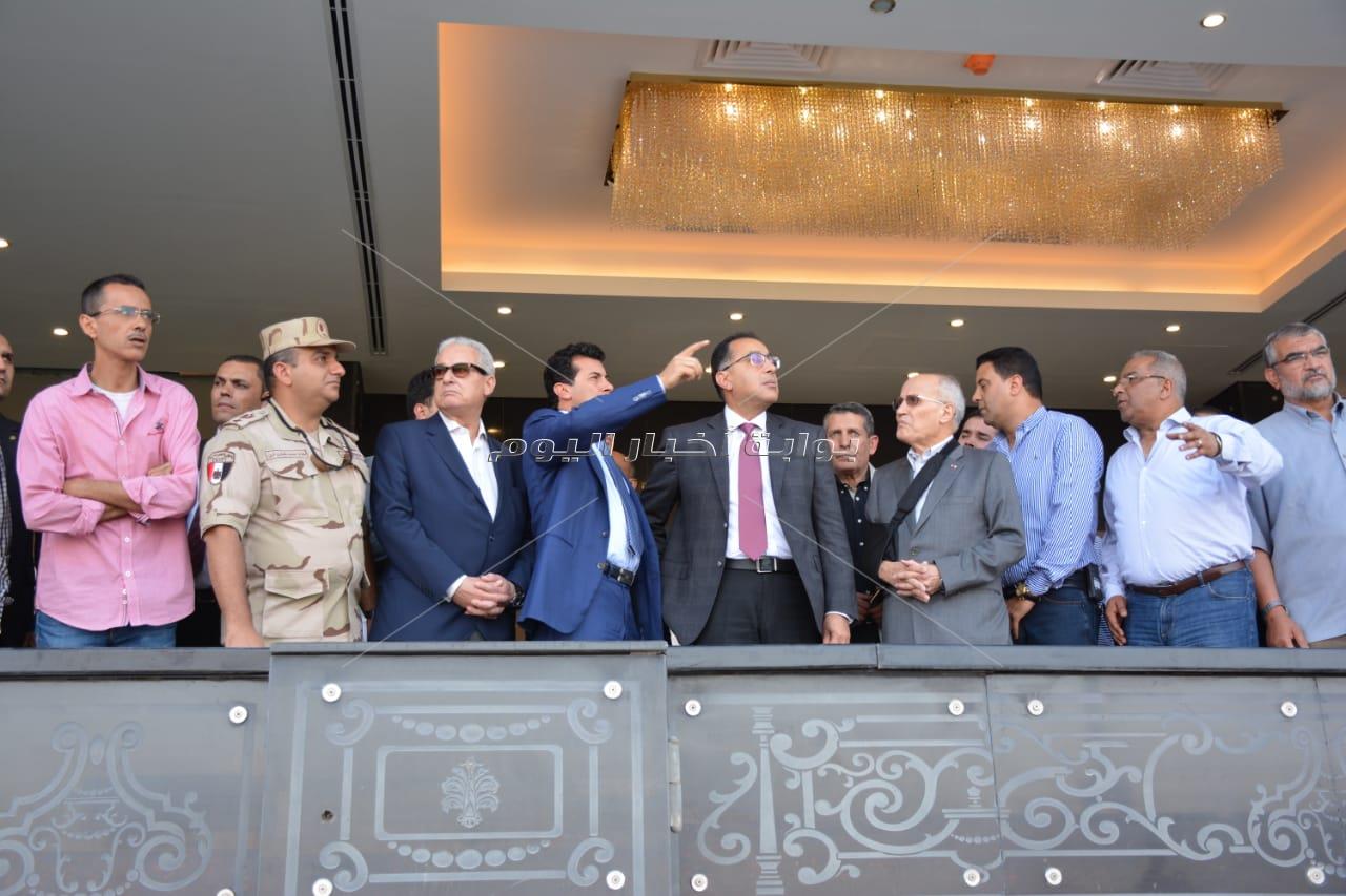 رئيس الوزراء يطمئن على تشطيبات تطوير إستاد القاهرة استعدادًا لأمم إفريقيا 2019